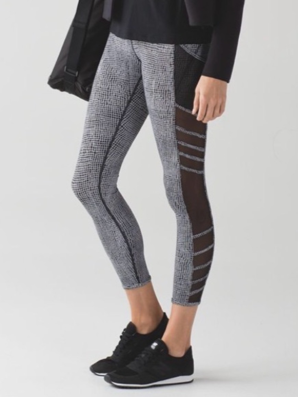Lululemon💕Wild And Free Tight Fall Net White Black / Black